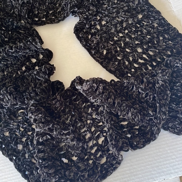 Large Knitted Scarf - Picture 3 of 3